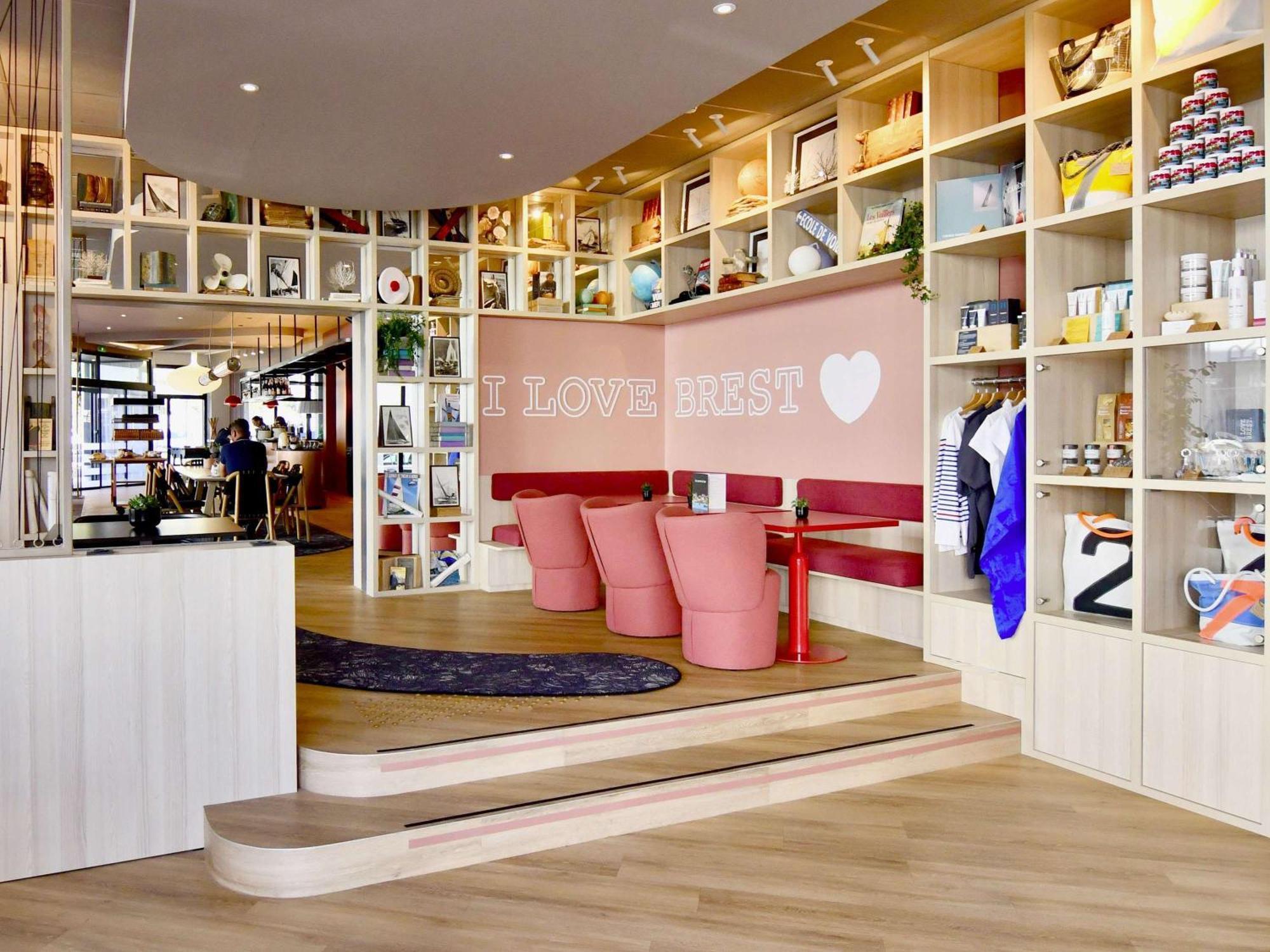 Ibis Budget Brest Centre Port Exterior photo